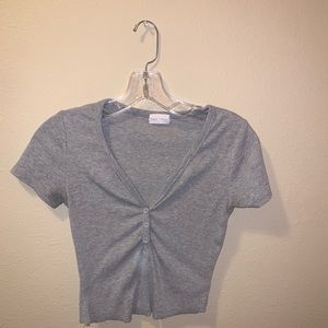 gray crop top